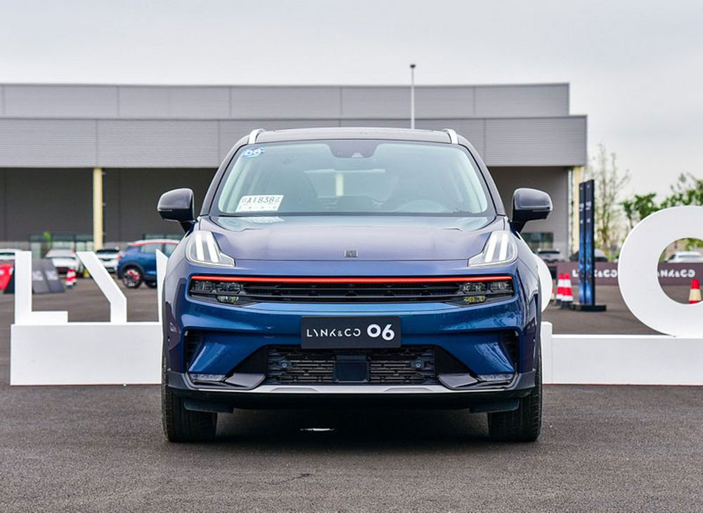 Lynk & Co 06